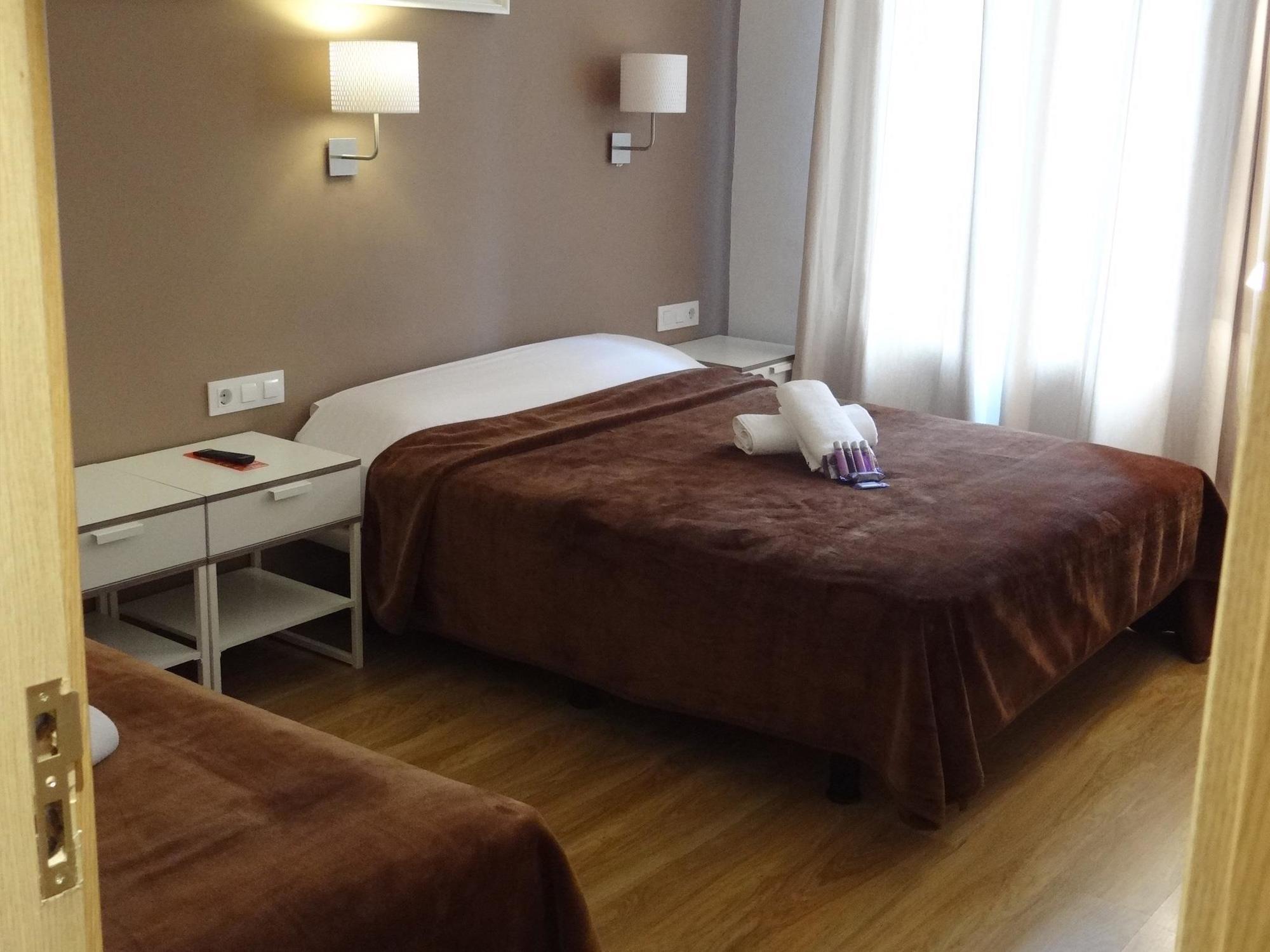 Hostal Balkonis Барселона Екстер'єр фото